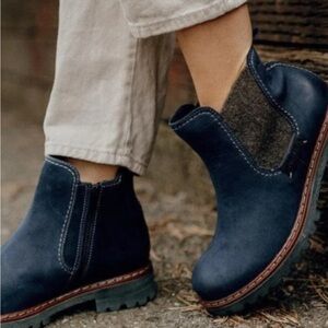 Joseph Seibel Marta 03 Leather Lug Sole Booties Black size 7.5 (EU 38)